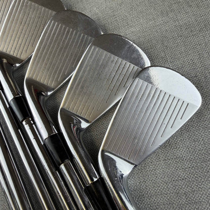 Titliest  AP2 Irons - Regular  Flex / 4-PW
