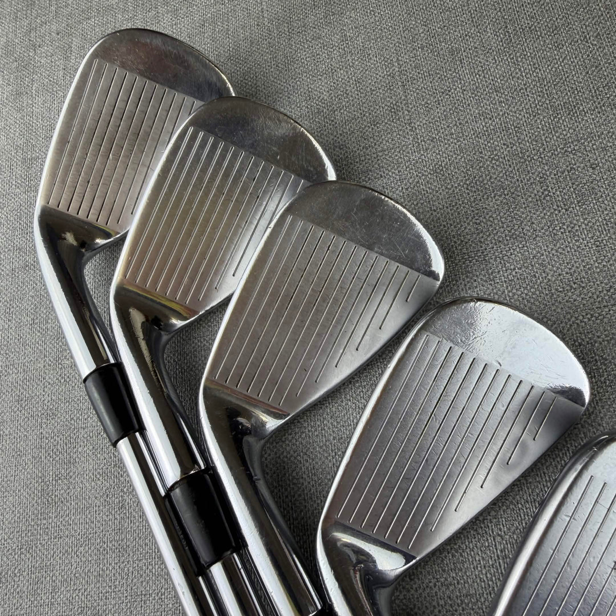 Titliest  AP2 Irons - Regular  Flex / 4-PW