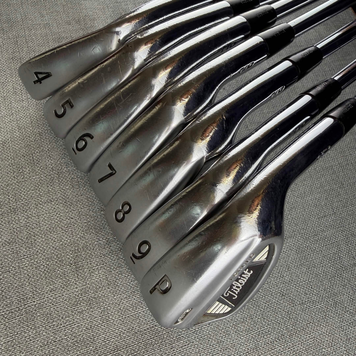 Titliest  AP2 Irons - Regular  Flex / 4-PW