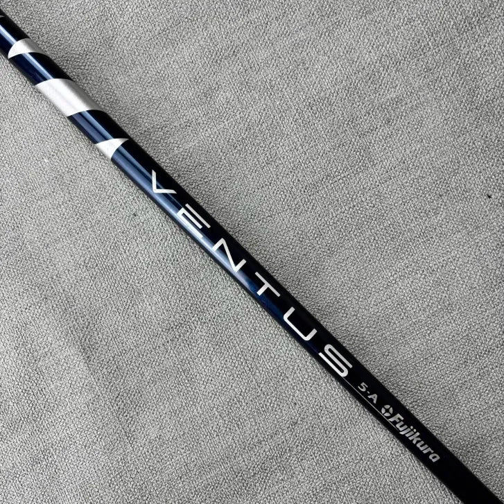 Wilson DYNAPWR Carbon Driver - Senior Flex Ventus / 10.5 Degree