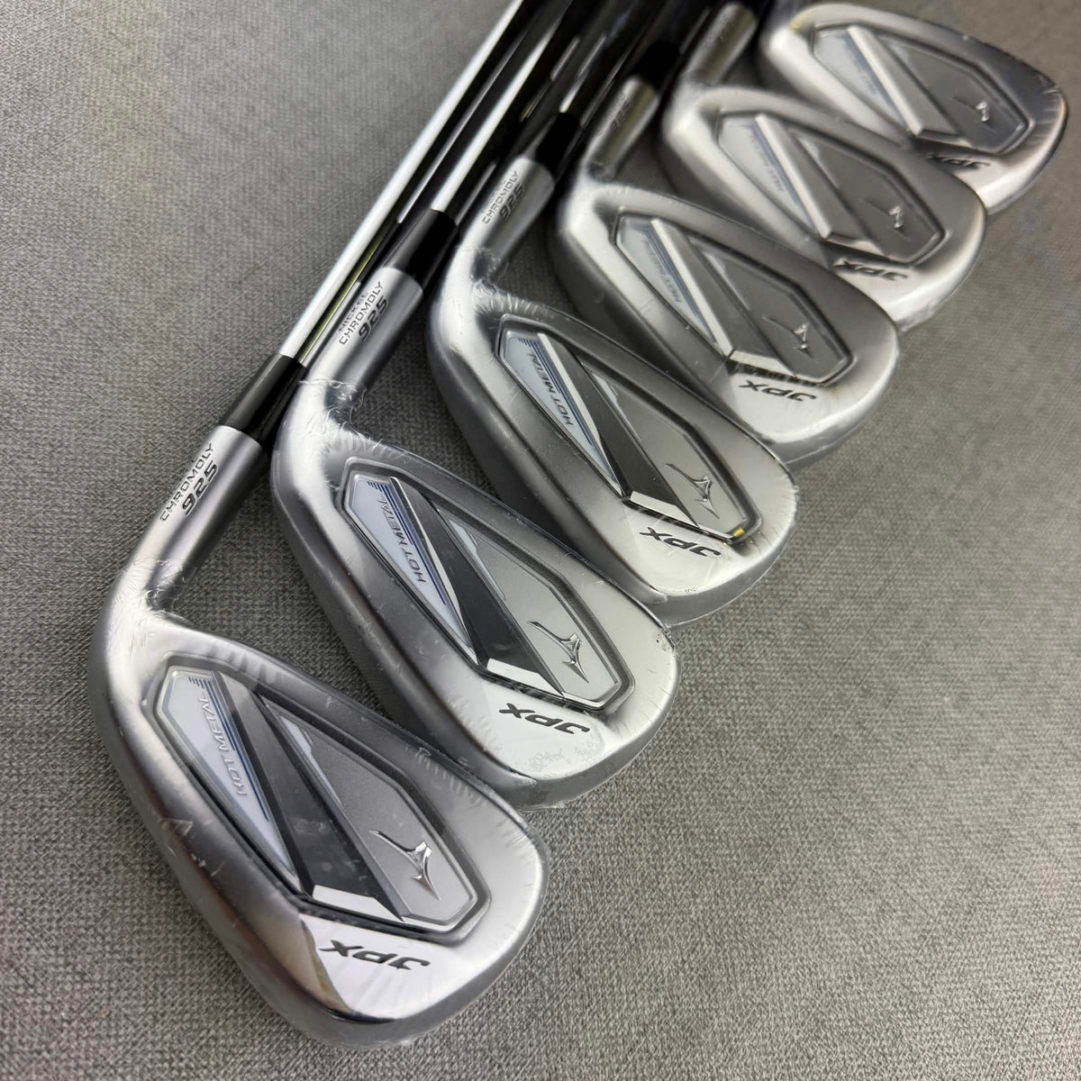 Mizuno JPX 925 Hot Metal Irons - Regular  Flex / 5-PW