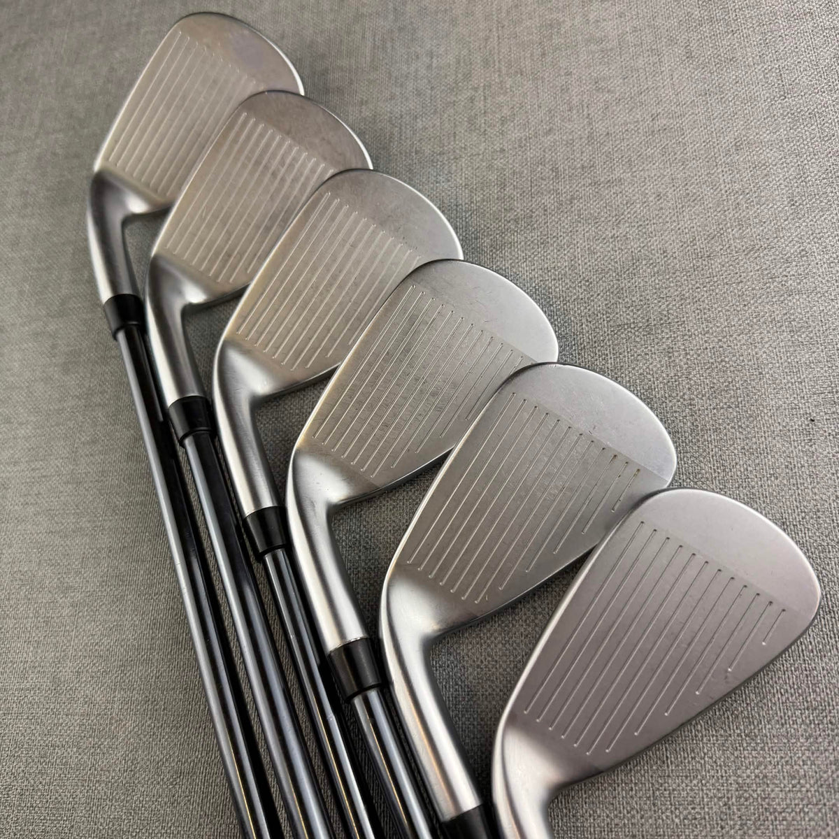 Mizuno JPX925 Hot Metal Irons - Graphite Stiff Flex / 5-PW