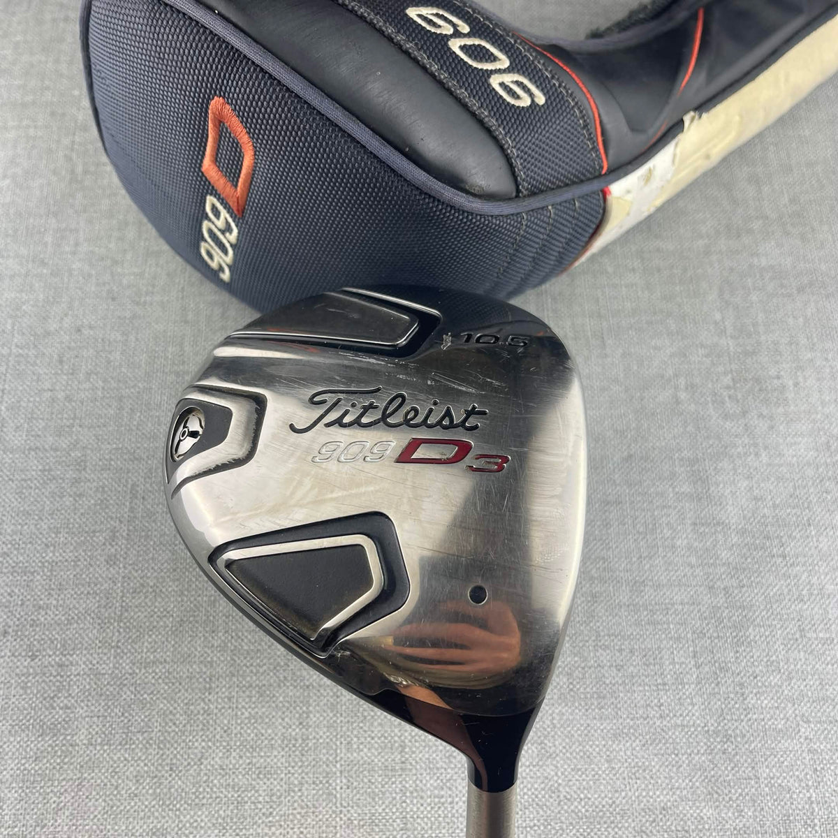 Titleist 909 D3 Driver - Regular Flex 65g / 10.5 YES Degree