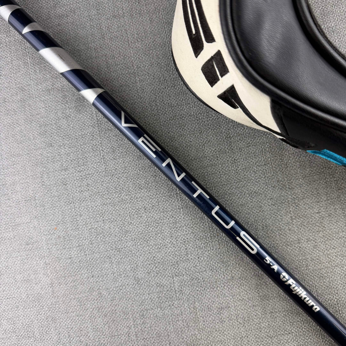 Taylormade  SIM2 Max Hybrid - Senior Flex / 22 Degree