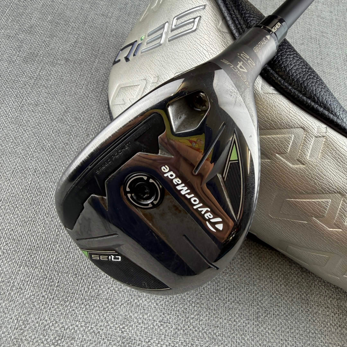 Taylormade  Qi35 Rescue Hybrid - Regular Flex / 22 Degree