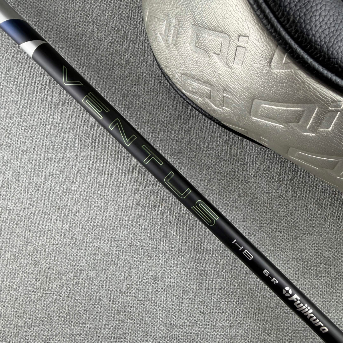 Taylormade  Qi35 Rescue Hybrid - Regular Flex / 22 Degree