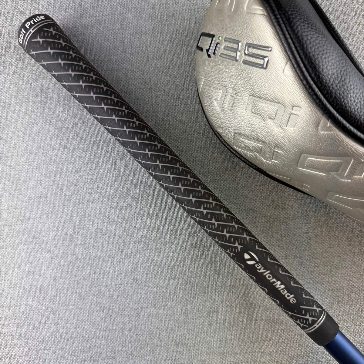 Taylormade  Qi35 Rescue Hybrid - Regular Flex / 22 Degree