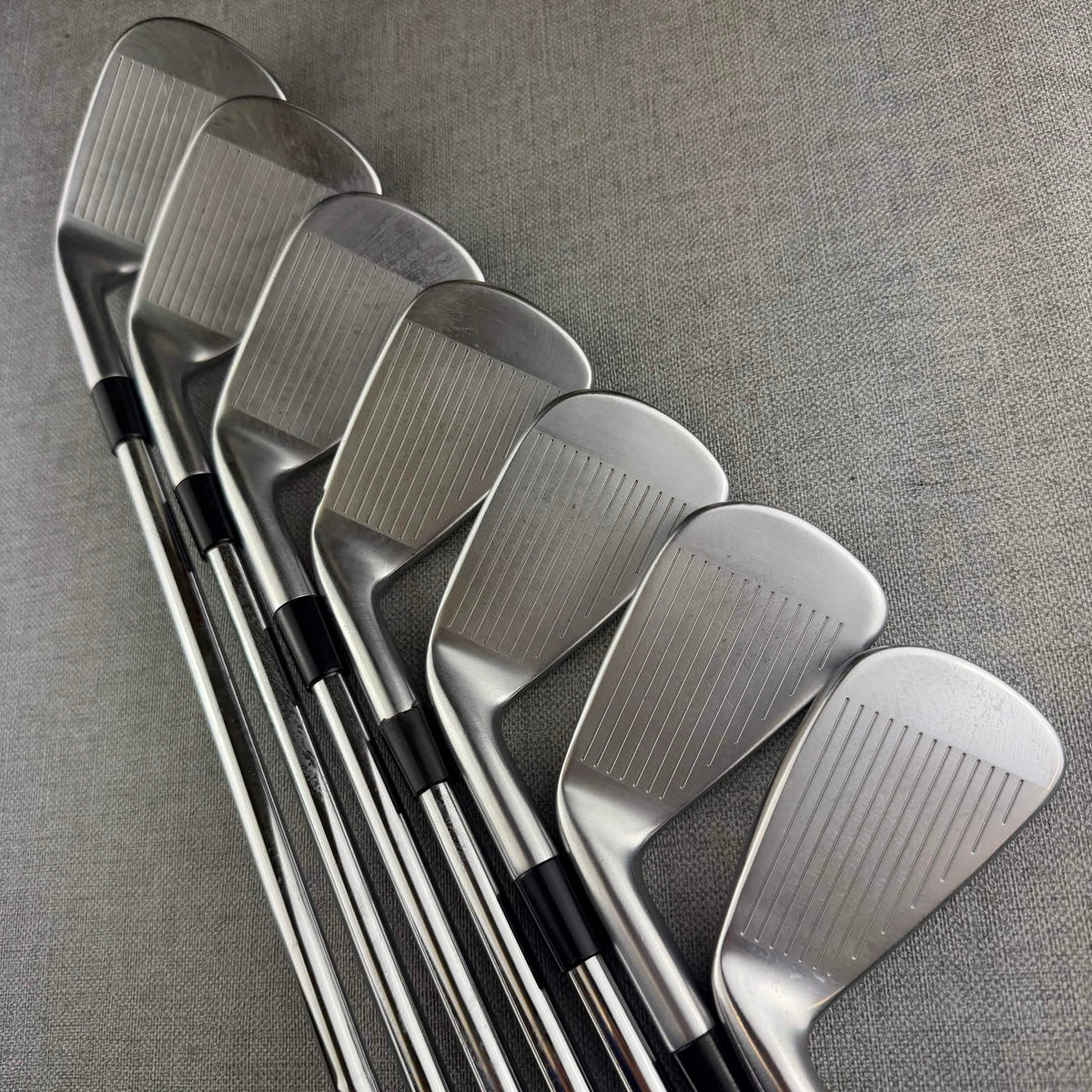 Taylormade  P790 2019 Irons - Regular  Flex / 4-PW