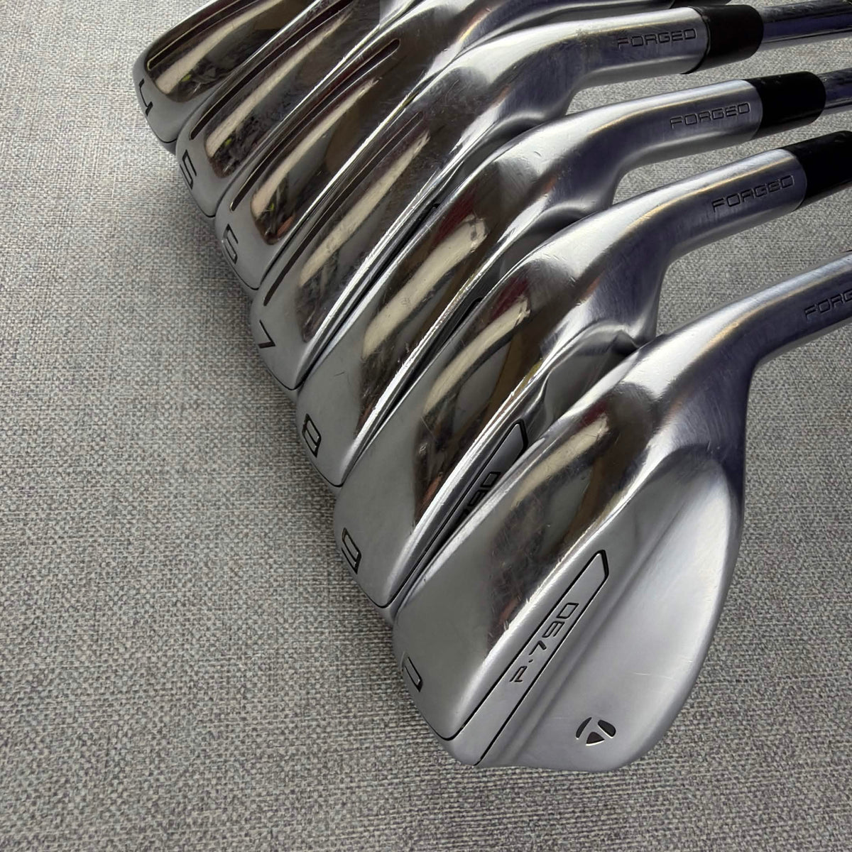 Taylormade  P790 2019 Irons - Regular  Flex / 4-PW