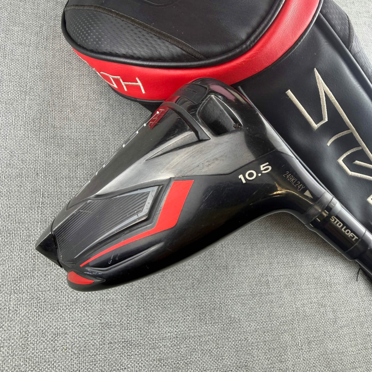 Taylormade Stealth Driver - Regular Flex 50g / 10.5 Degree