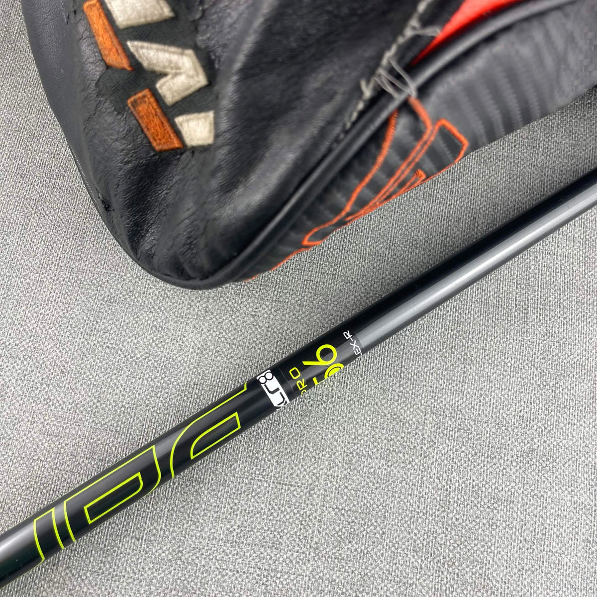 Taylormade M5 *DENT* Driver - Regular Flex 56g / 10.5 Degree