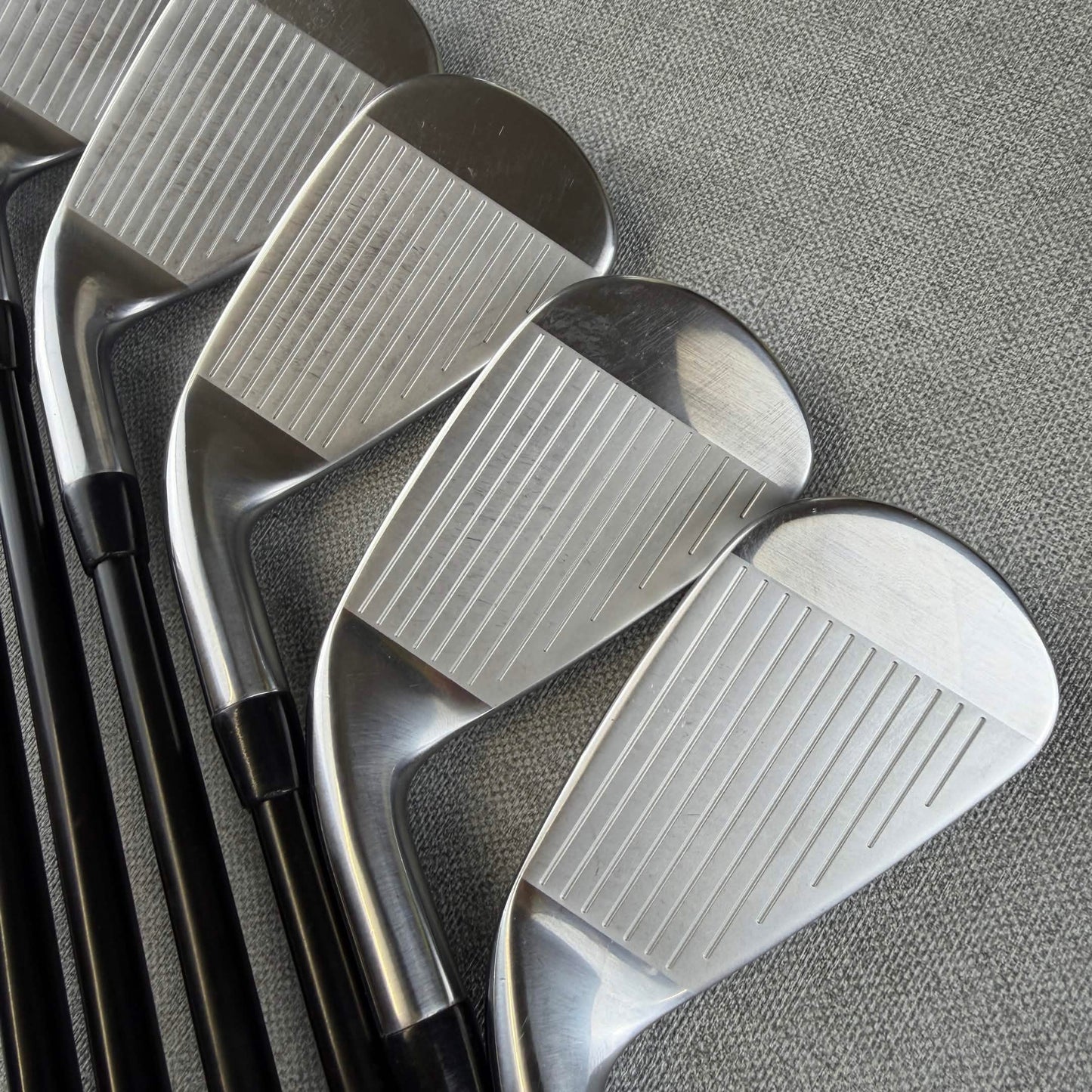 Titliest T300 Irons - Regular Flex / 5-PW