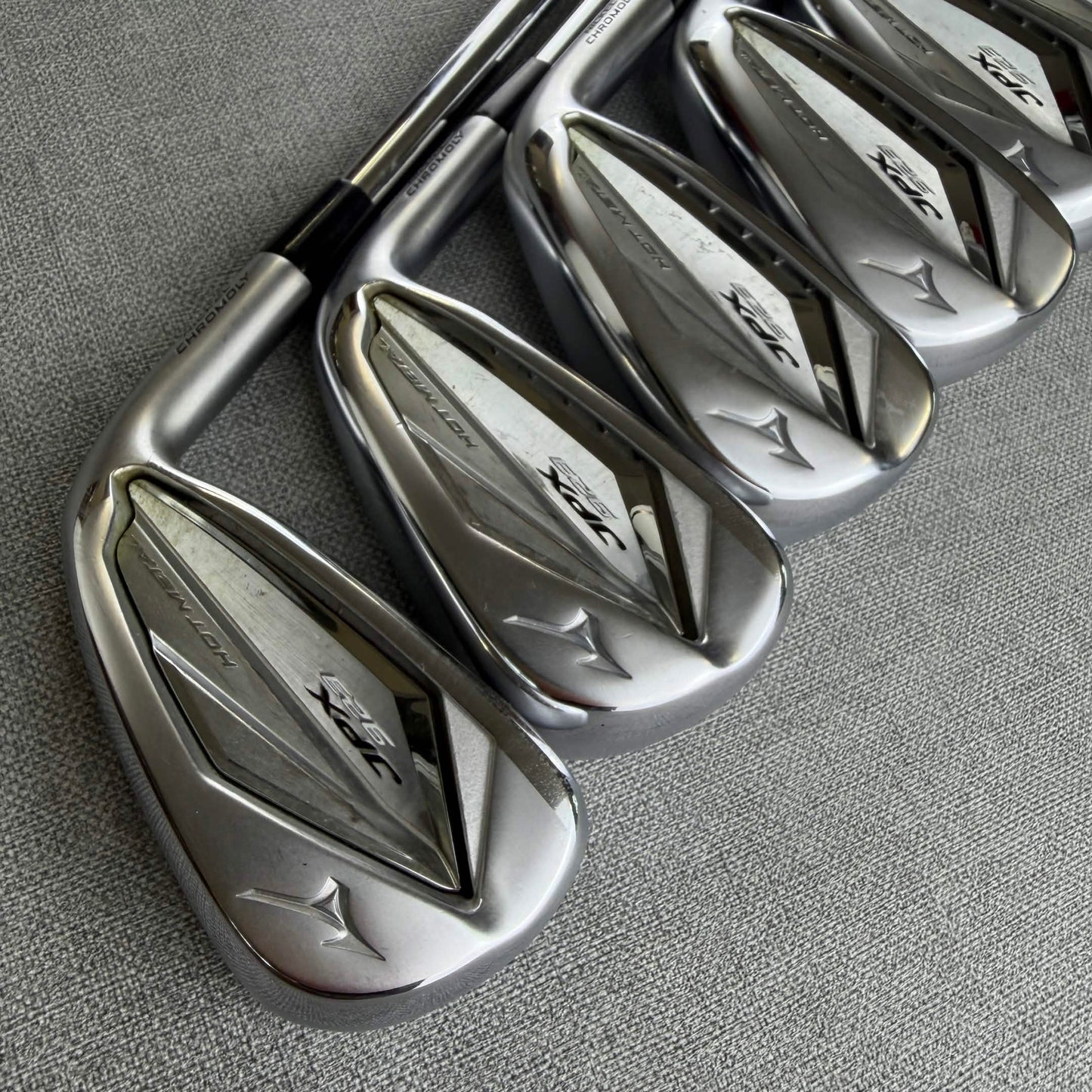 Mizuno JPX923 Hot Metal Irons - Regular  Flex / 5-PW