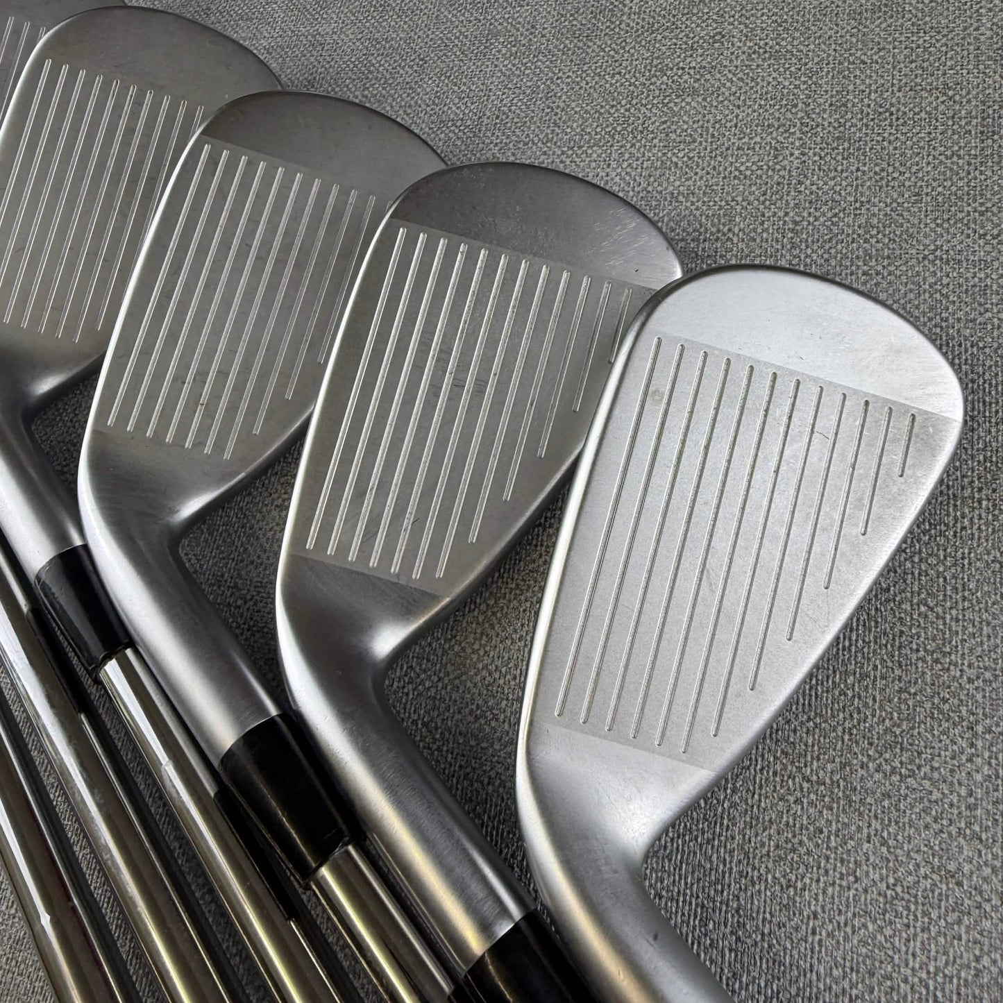 Mizuno JPX923 Hot Metal Irons - Regular  Flex / 5-PW