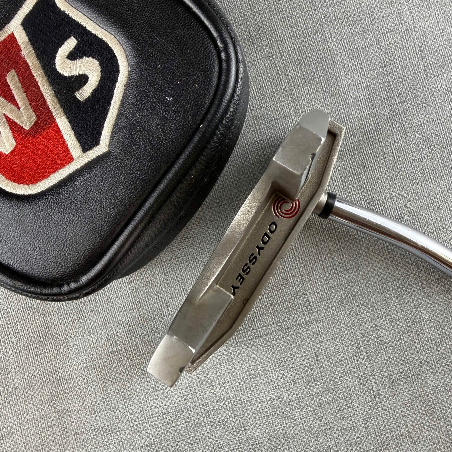 Odyssey White Hot Pro Putter - 33 Inches / Pistol 1.0 Grip