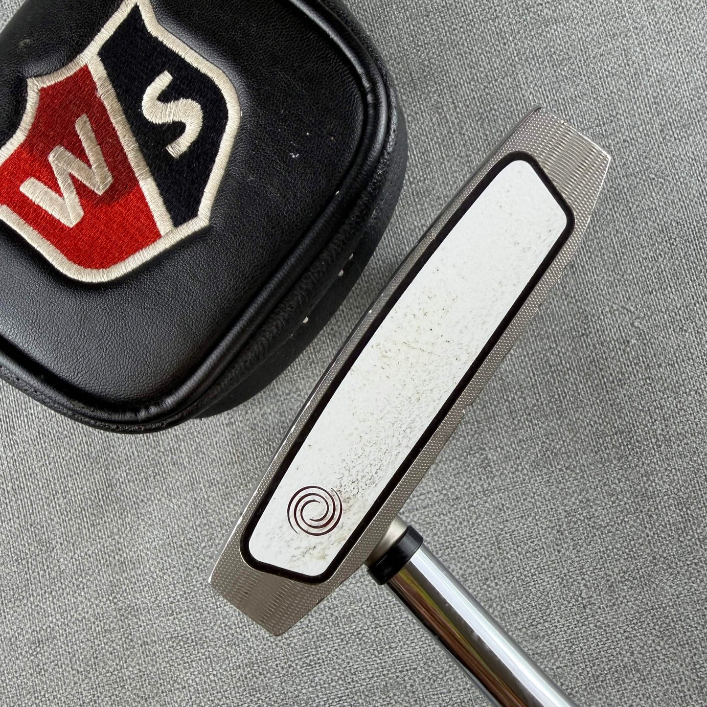 Odyssey White Hot Pro Putter - 33 Inches / Pistol 1.0 Grip