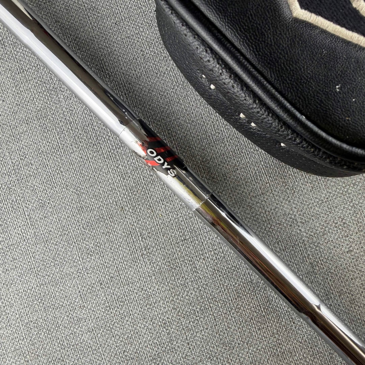 Odyssey White Hot Pro Putter - 33 Inches / Pistol 1.0 Grip