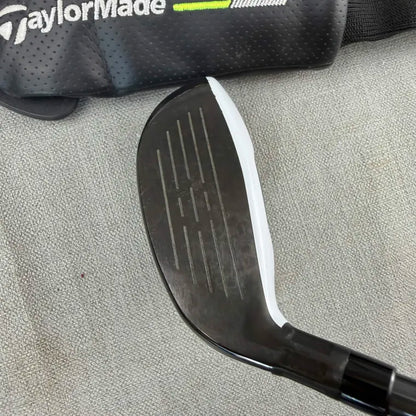 Taylormade M2 4 Hybrid - Regular Flex / 22 Degree