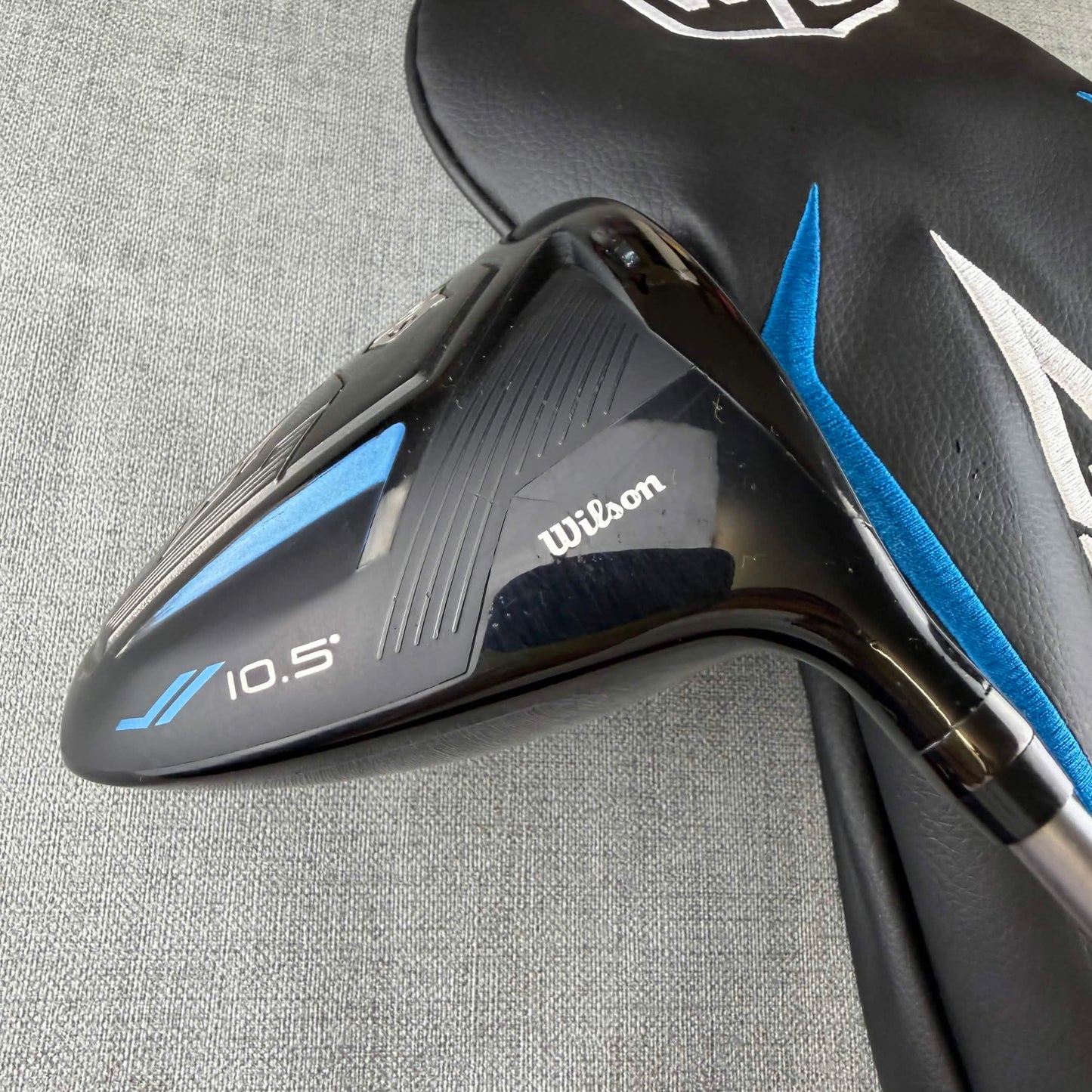 Wilson D7 XS Driver - Regular  Flex 60g / 10.5 Degree
