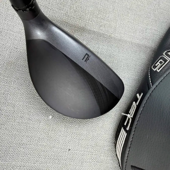 Cobra King TEC Hybrid - Regular Flex / 21 Degree (Small Dent)