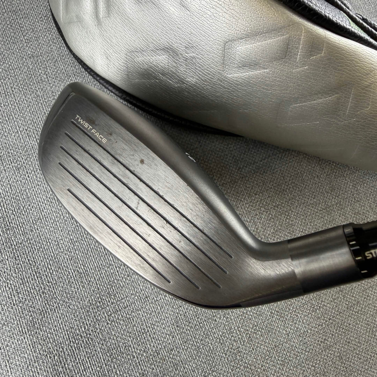 Taylormade  Qi35  Hybrid - Stiff Flex / 19 Degree
