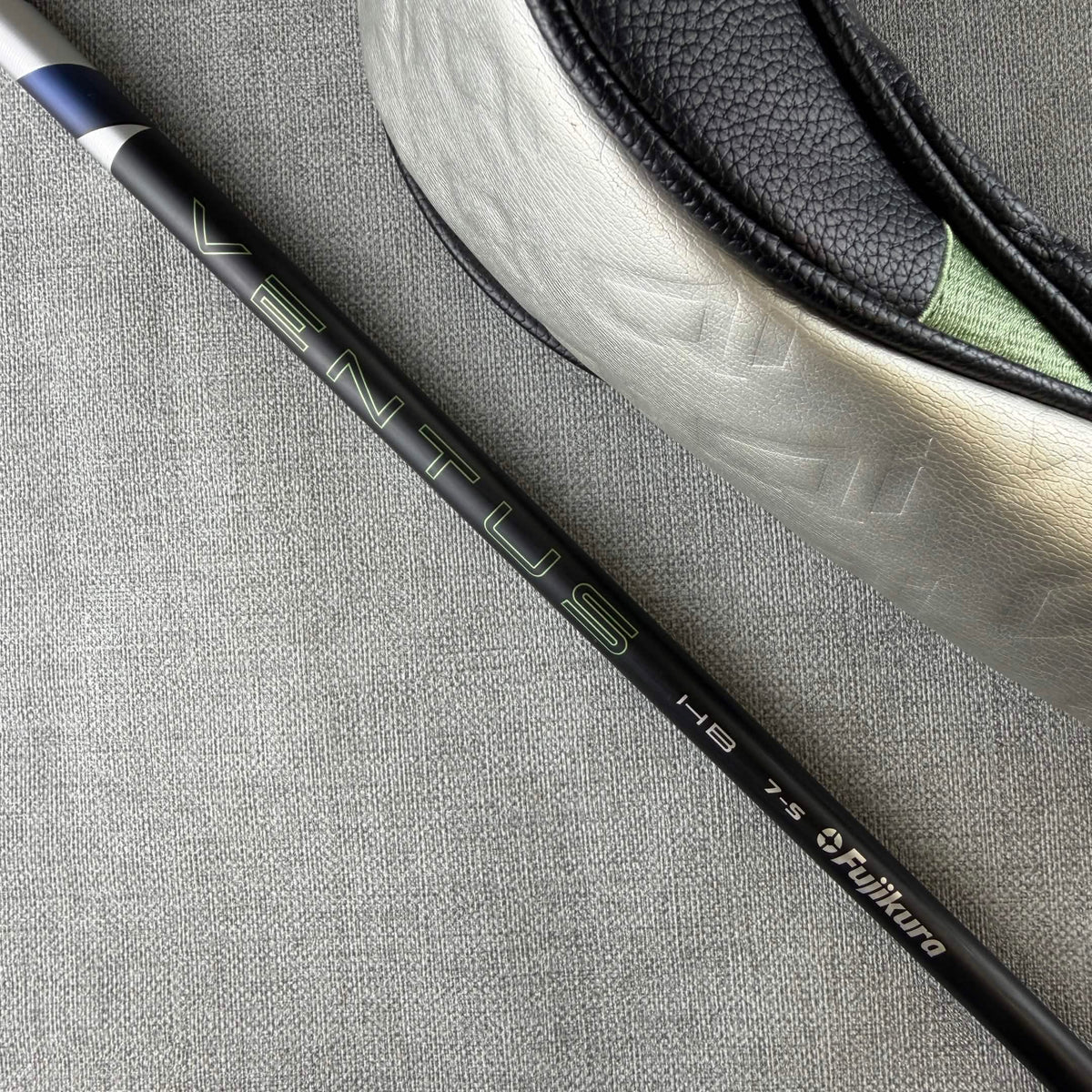 Taylormade  Qi35  Hybrid - Stiff Flex / 19 Degree