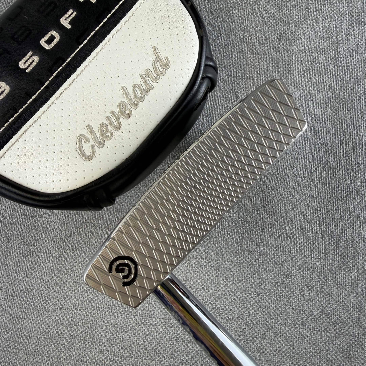 Cleveland HB Soft 2 11CB Putter - 33 Inches / Super Stroke Flatso 1.0 Grip
