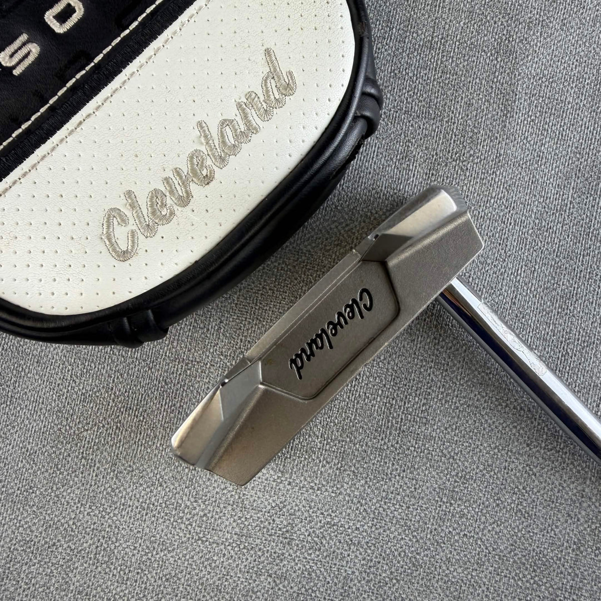 Cleveland HB Soft 2 11CB Putter - 33 Inches / Super Stroke Flatso 1.0 Grip