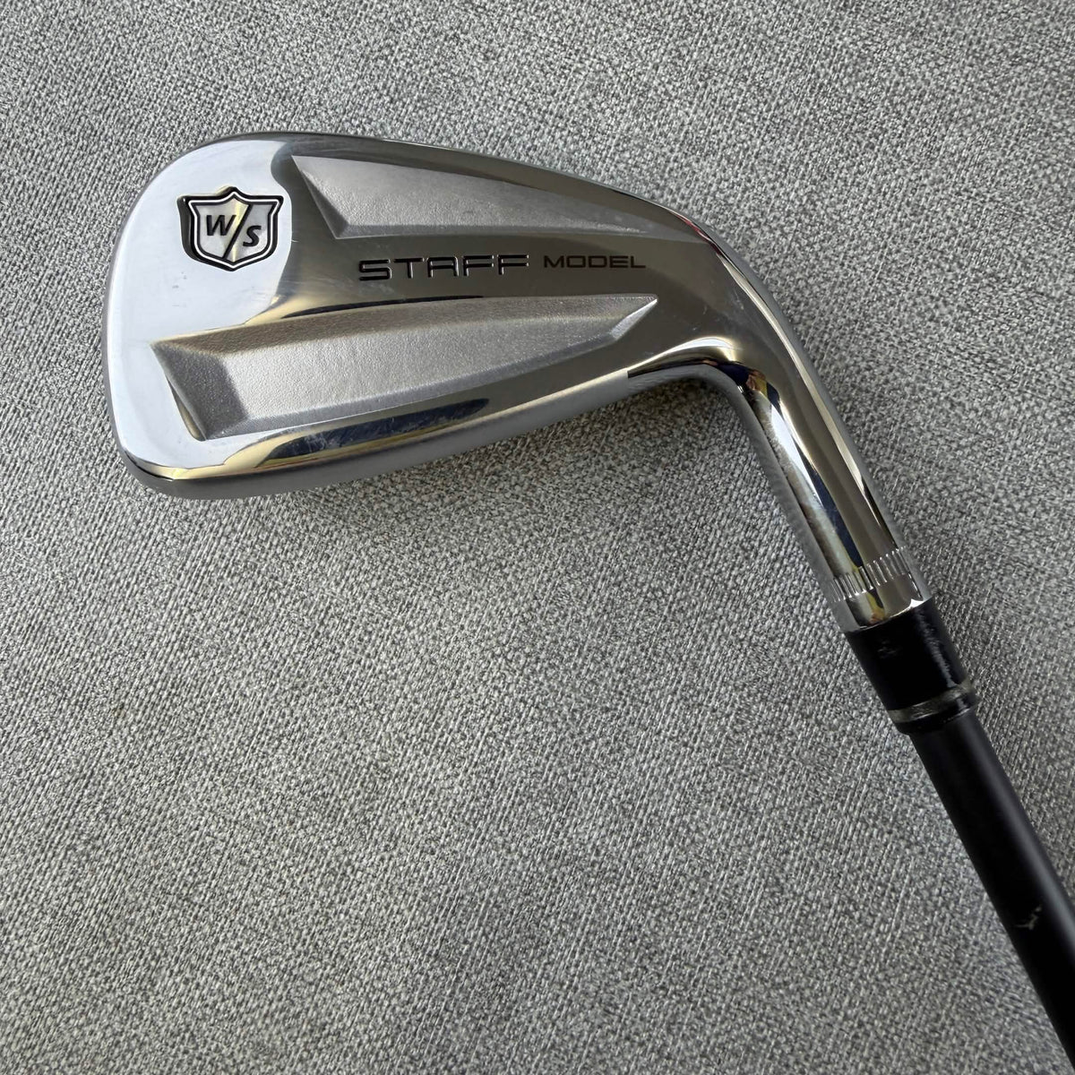 Wilson Staff Model Hybrid - Extra Stiff  Flex / 18 Degree