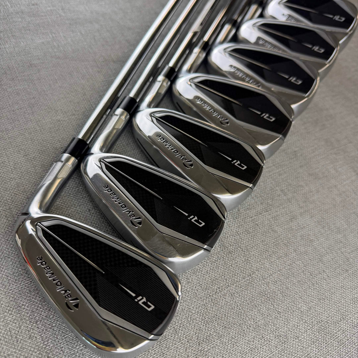 Taylormade Qi Irons - Regular Flex / 5-SW