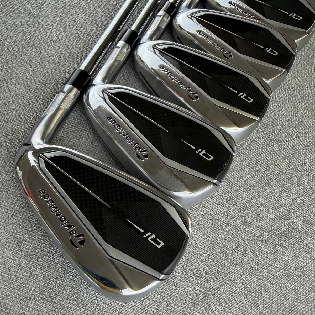 Taylormade Qi Irons - Regular Flex / 5-SW