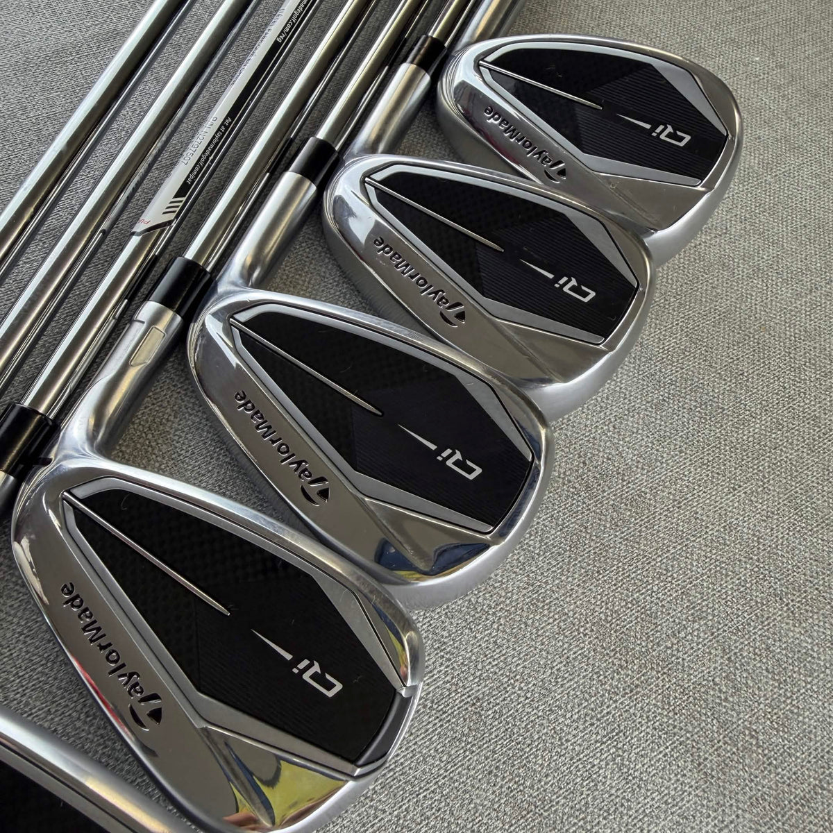 Taylormade Qi Irons - Regular Flex / 5-SW