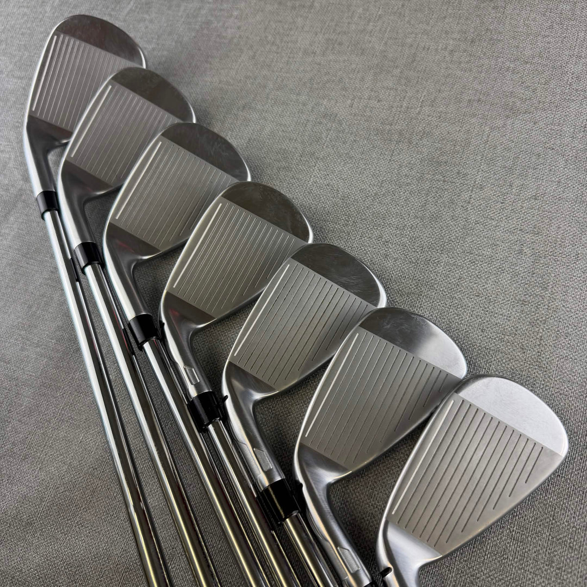 Taylormade Qi Irons - Regular Flex / 5-SW