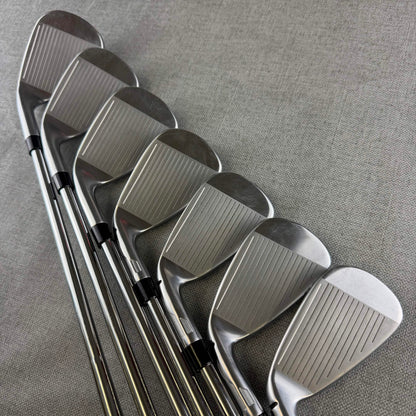 Taylormade Qi Irons - Regular Flex / 5-SW