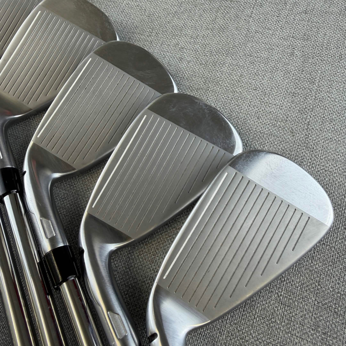 Taylormade Qi Irons - Regular Flex / 5-SW