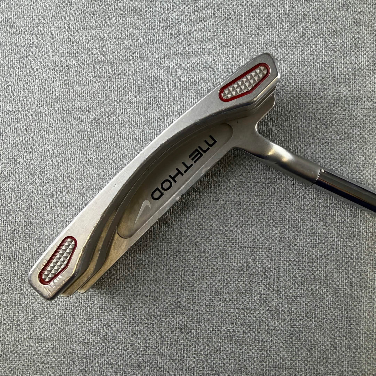 Nike Method Model 002 Precision Milled 303 Putter - 33.5 Inches / Nike Method Grip