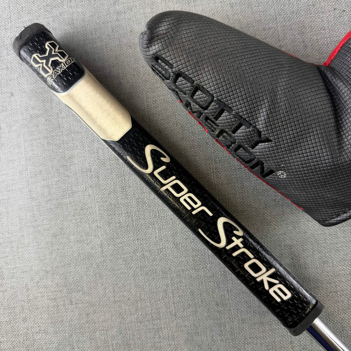 Scotty Cameron Select Newport Putter - 33.5 Inches / Super Stroke Traxion Grip