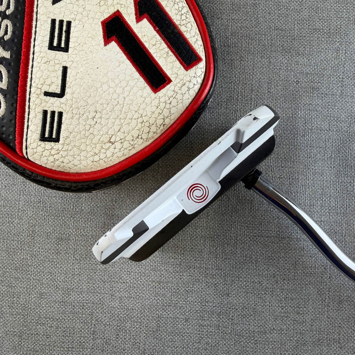 Odyssey Versa Jailbird Putter - 34 Inches / Super Stroke Claw 1.0 Grip