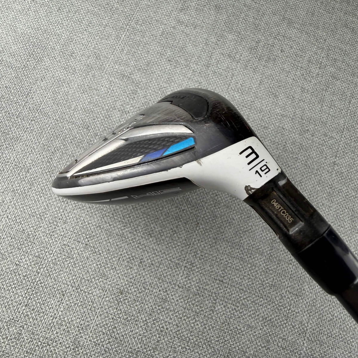 Taylormade  SIM2 MAX Rescue Hybrid - Stiff  Flex / 19 Degree