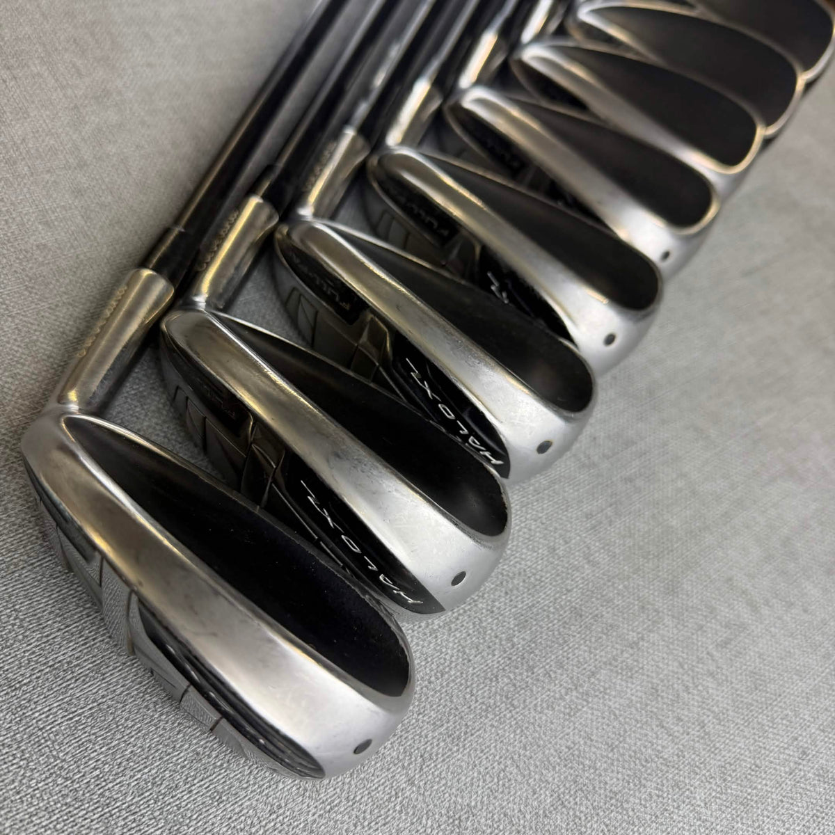Cleveland Halo XL Full-Face Irons - Regular  Flex / 4-SW