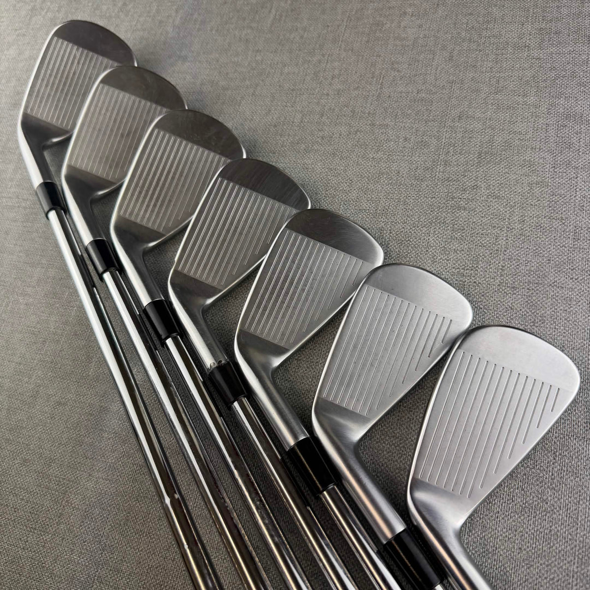 Taylormade  P790 Irons - Regular  Flex / 4-PW