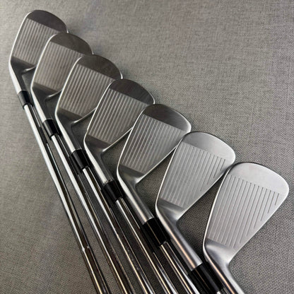 Taylormade  P790 Irons - Regular  Flex / 4-PW