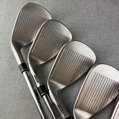 Taylormade  SIM2 MAX Irons - Regular  Flex / 5-SW