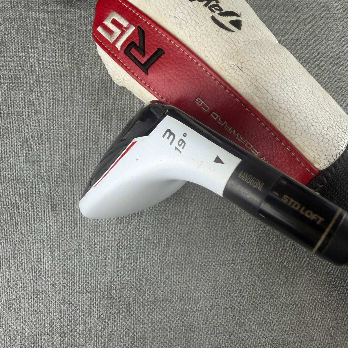 Taylormade  R15 Rescue Hybrid - Stiff Flex / 19 Degree