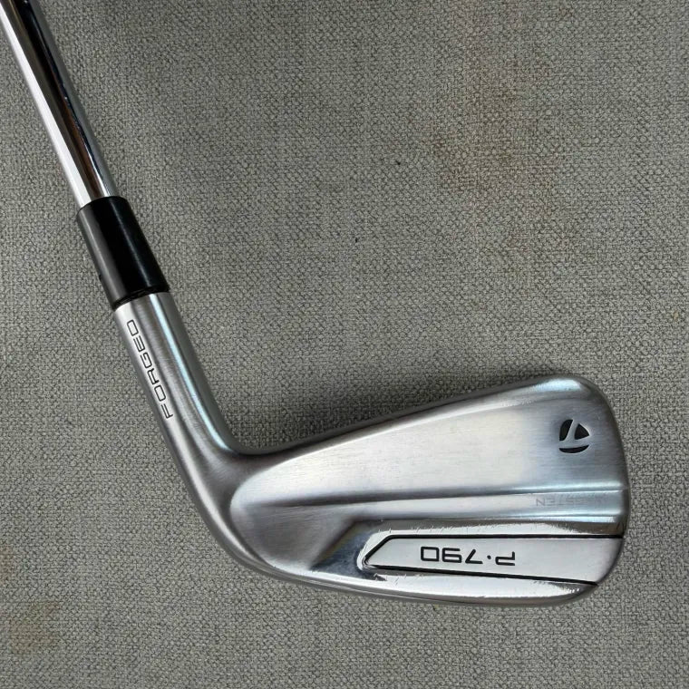 Taylormade P790 2 Iron - Nippon Stiff Flex / 17 Degree