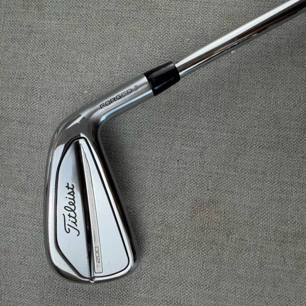 Titleist T200 Utility 4 Iron - Regular Flex / 22 Degree