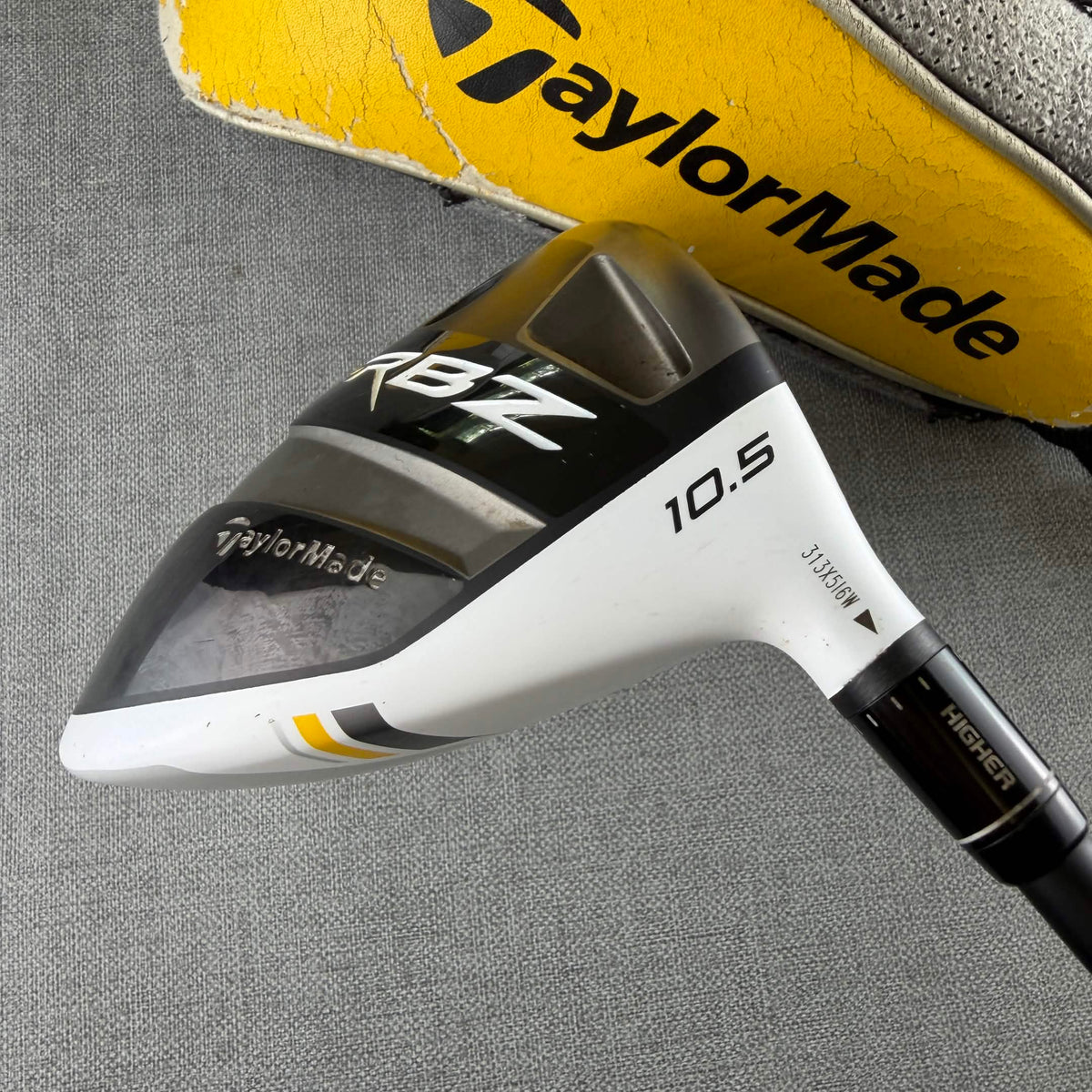 Taylormade  RBZ Driver - Regular Flex 50g / 10.5 Degree