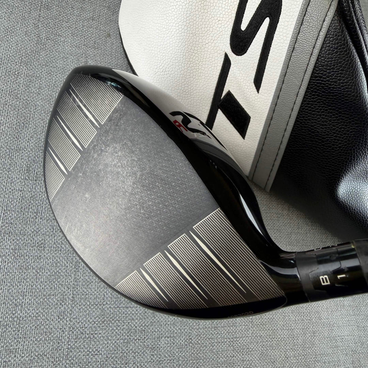 Titleist TSR2 Driver - Stiff Flex 60g / 8 Degree