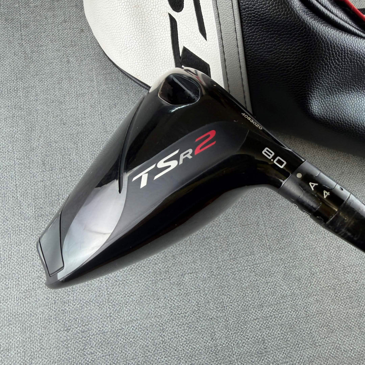 Titleist TSR2 Driver - Stiff Flex 60g / 8 Degree