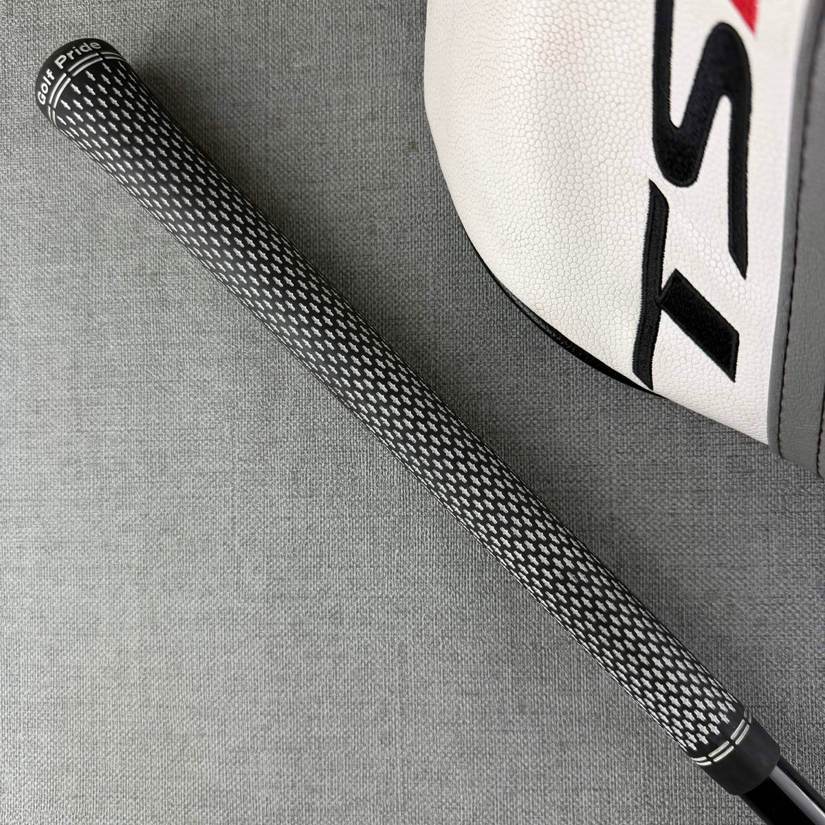 Titleist TSR2 Driver - Stiff Flex 60g / 8 Degree